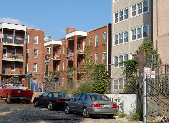 Building Photo - Fuller Court