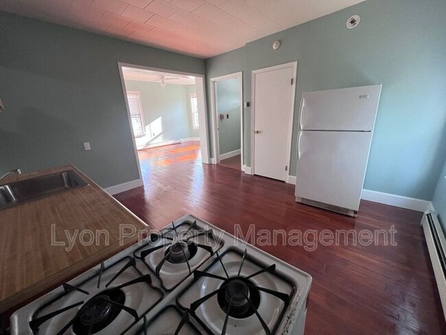 Building Photo - 200 Benefit St