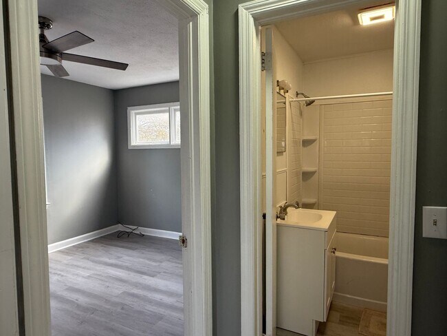 Building Photo - 221 Taylor St