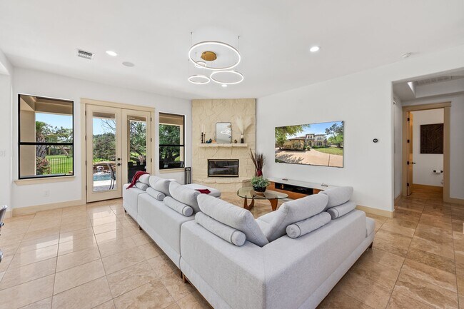 Building Photo - 206 Lido St