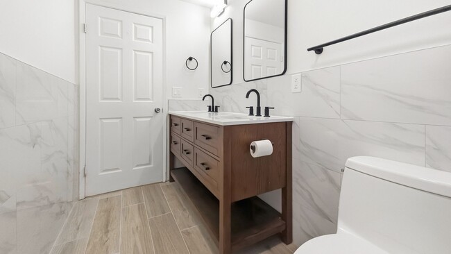 Building Photo - Bright Rambler in Quiet, Convenient Neighborhood