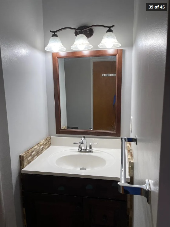 Building Photo - 1085 Riviera Dr