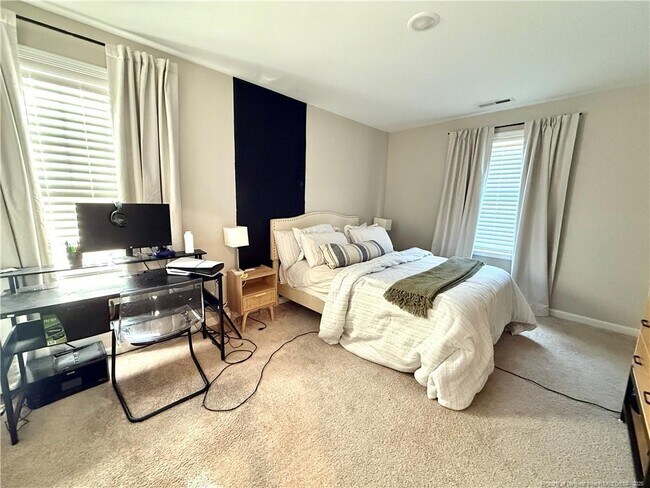 Building Photo - 2150 Stonewash Dr