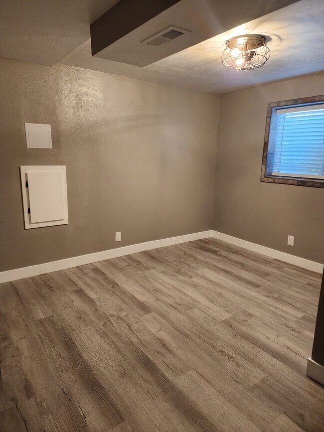 Building Photo - Beautiful Upgraded house in Santaquin