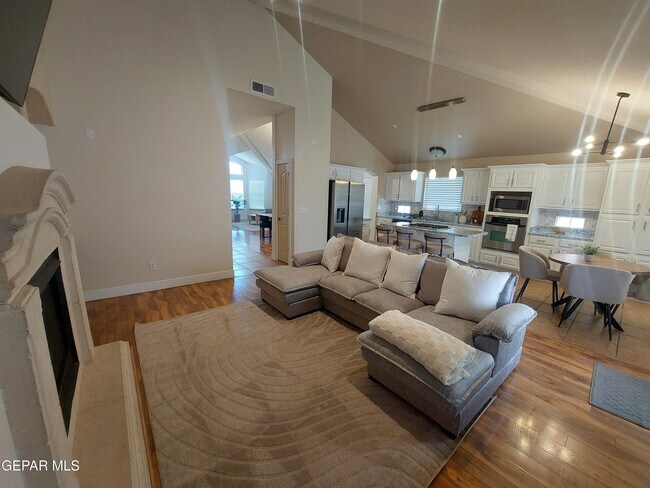 Building Photo - 14021 Highweed Dr
