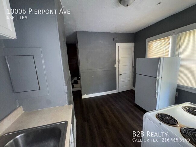 Building Photo - 10006 Pierpont Ave