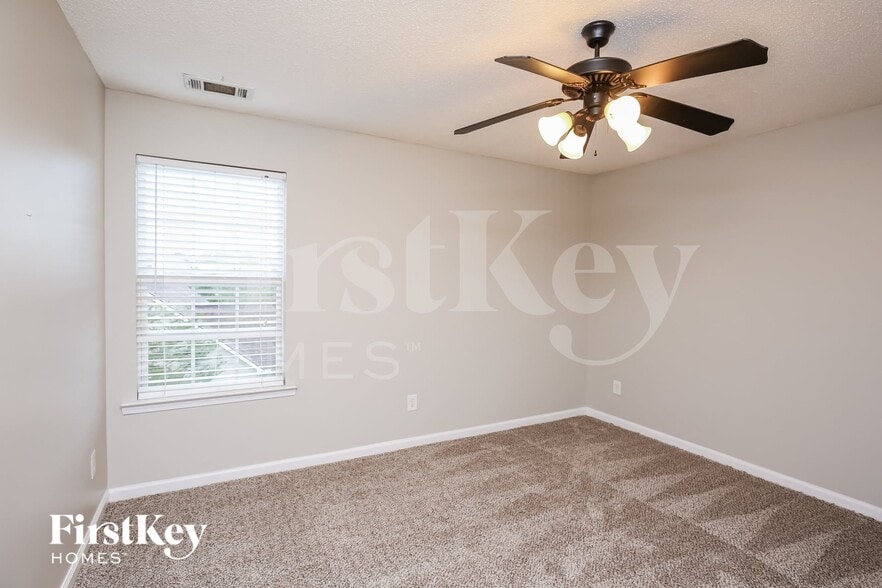 Building Photo - 148 Red Hawk Dr
