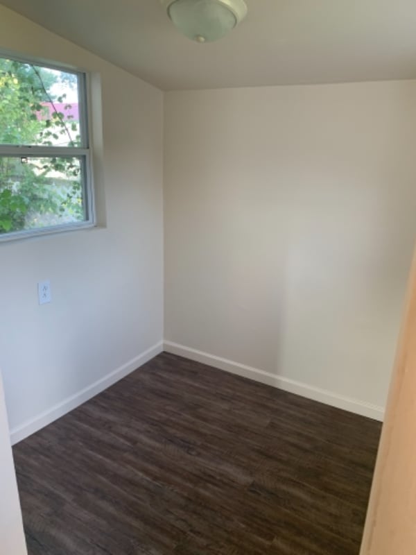 Building Photo - 2026 W Vine Ave