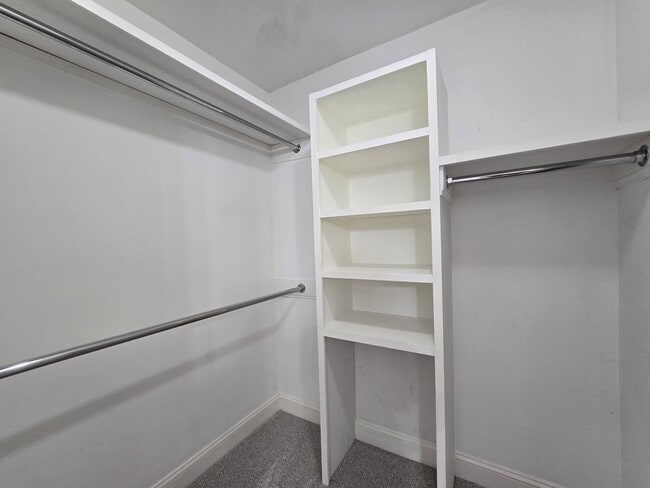 Building Photo - 641 Orchard Falls Dr