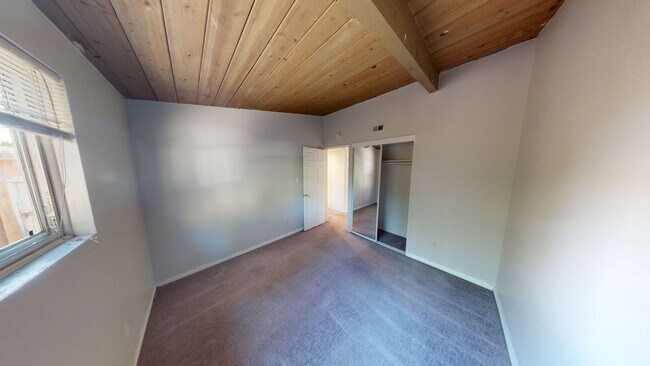 Building Photo - 4BD/2BA House w/ Covered Patio & Pool! (Le...