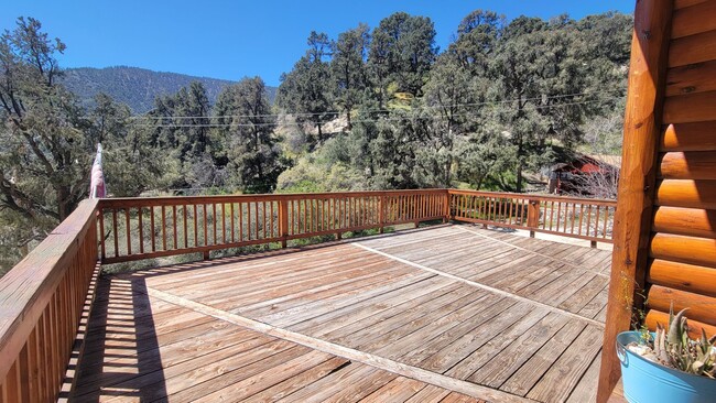 Building Photo - Charming 3-Bedroom 2-Bath with Mountain Vi...
