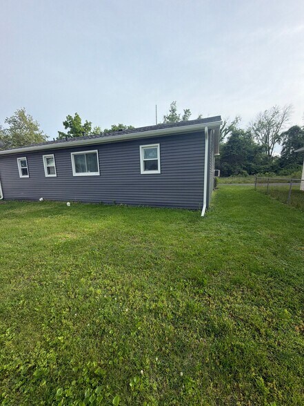 Building Photo - 8303 Bluff St