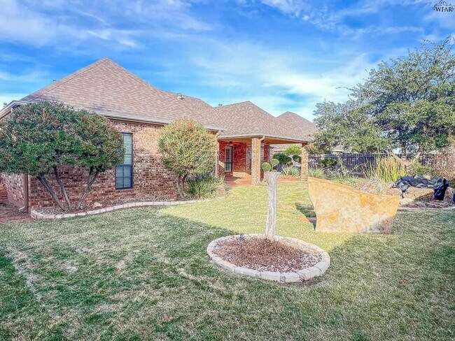 Building Photo - 1703 Rockridge Dr