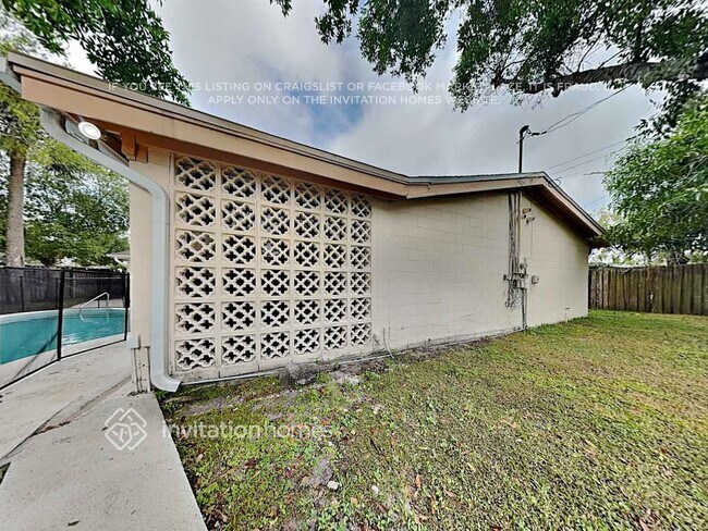 Building Photo - 2464 Carolton Rd