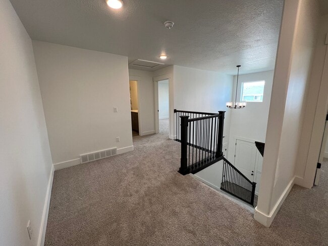 Building Photo - HUGE NEW HOUSE FOR RENT NEAR HILL AFB