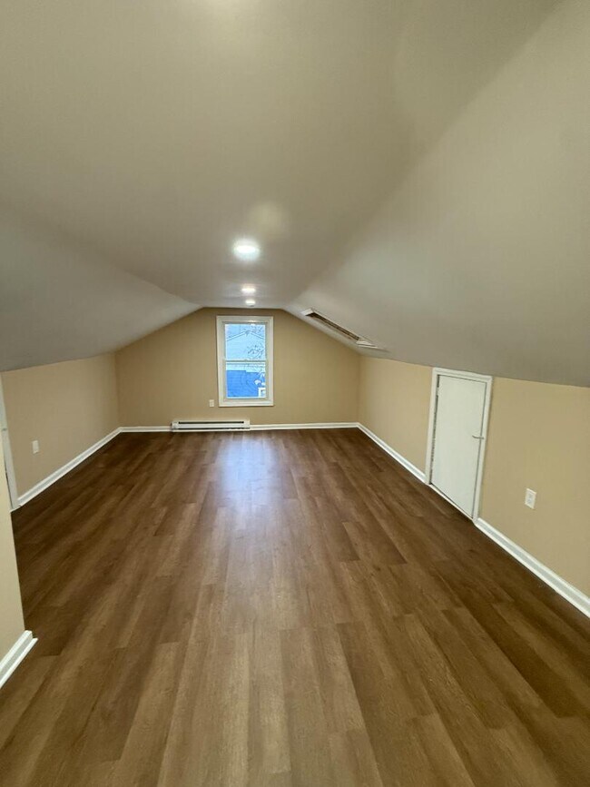 Building Photo - 249 2nd St