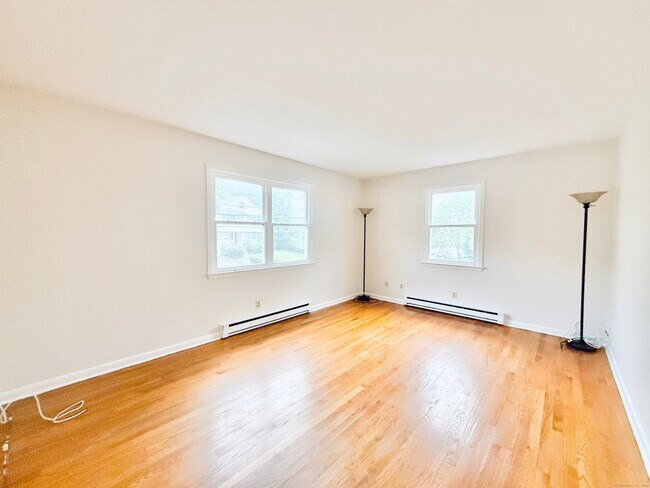 Building Photo - 162 Seaside Ave