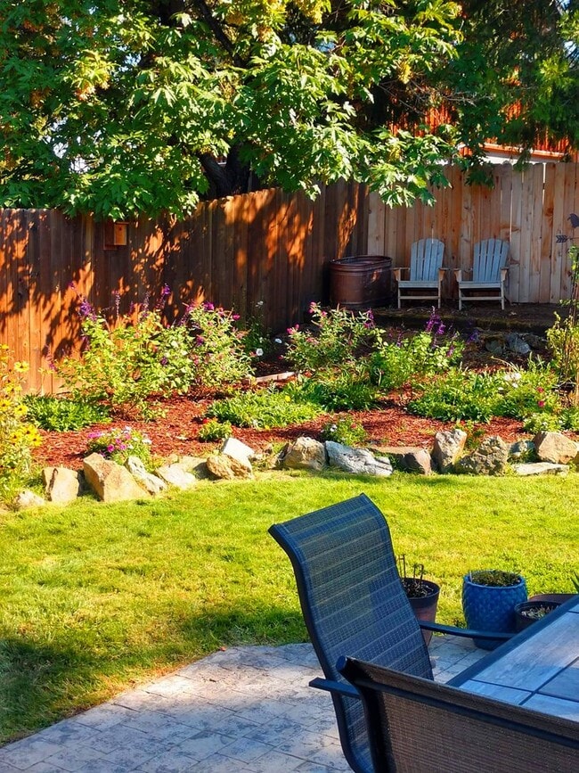 Building Photo - Unfurnished Light-Filled, Beautifully Updated 3-Bedroom Home in Jacksonville