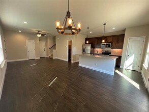 Building Photo - 807 Jameson St
