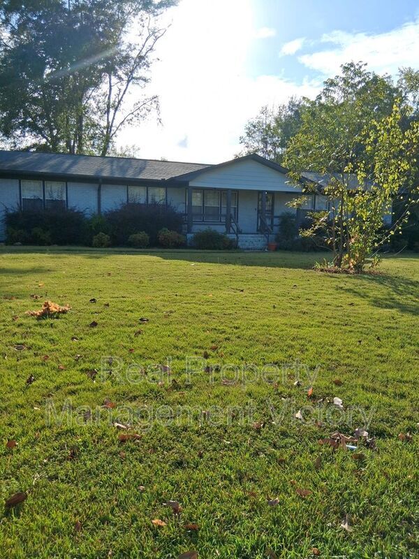 Primary Photo - 817 Springlake Cir NE