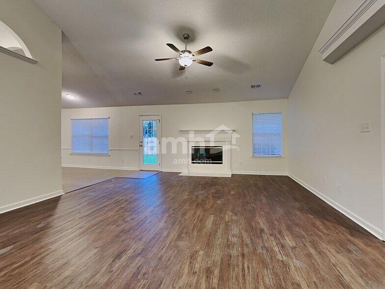 Building Photo - 162 Belle Grove Dr