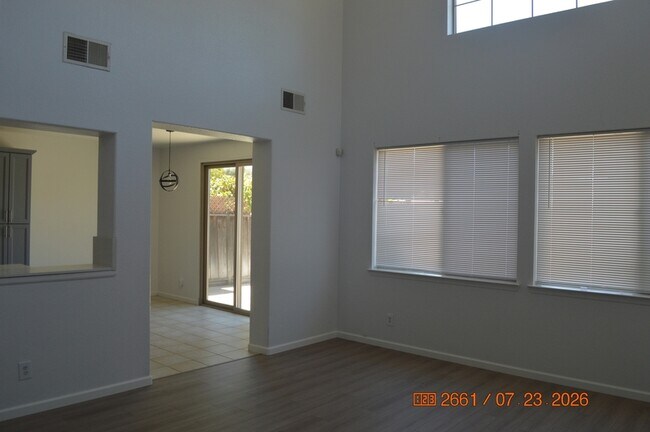 Building Photo - 16777 English Country Trail