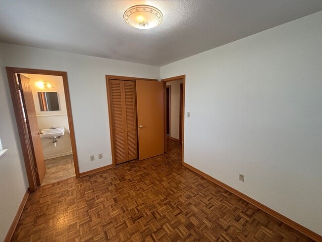 Building Photo - Wonderful 3 Bed 1.5 in Del City - *2 WEEKS FREE ON YOUR SECOND MONTH. FREE APPLICATIONS*