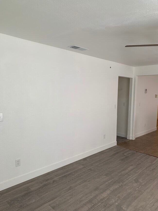 Building Photo - 4911 36th Ave