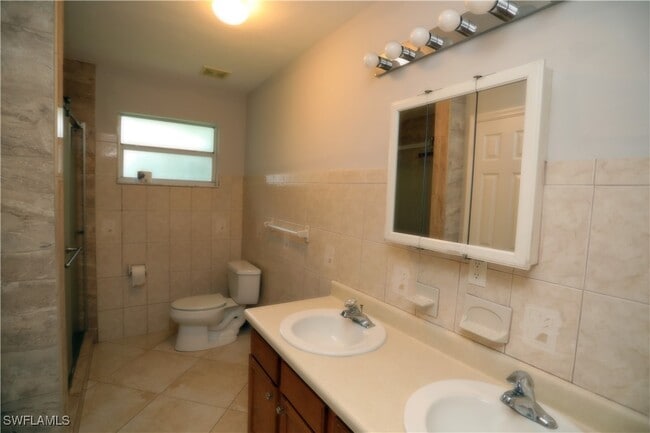 Building Photo - 5458 Martin St