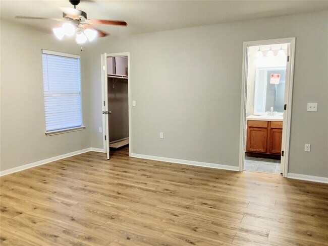 Building Photo - 6133 Perlita Dr