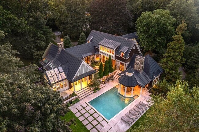 Building Photo - 100 Summer St