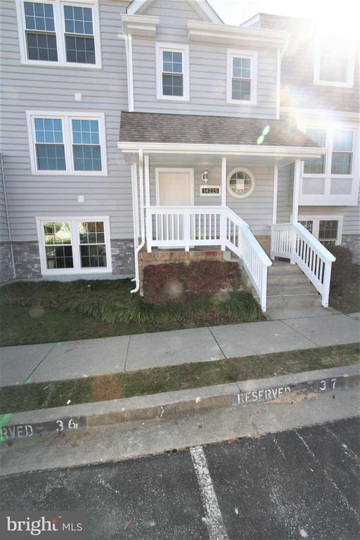 Building Photo - 14225 Jib St