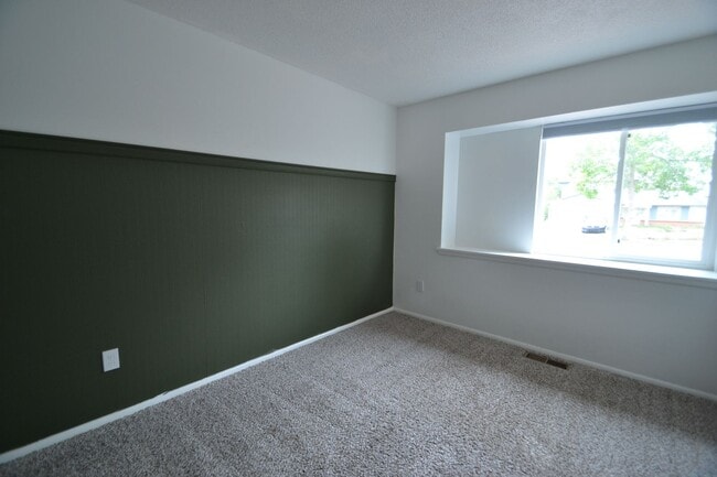 Building Photo - 3106 Gomer Ave