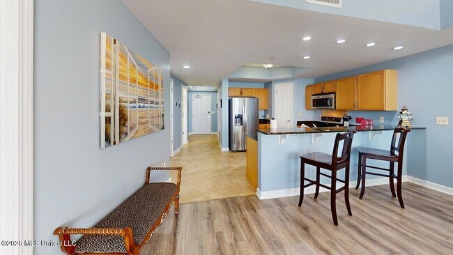 Building Photo - 1200 Beach Dr