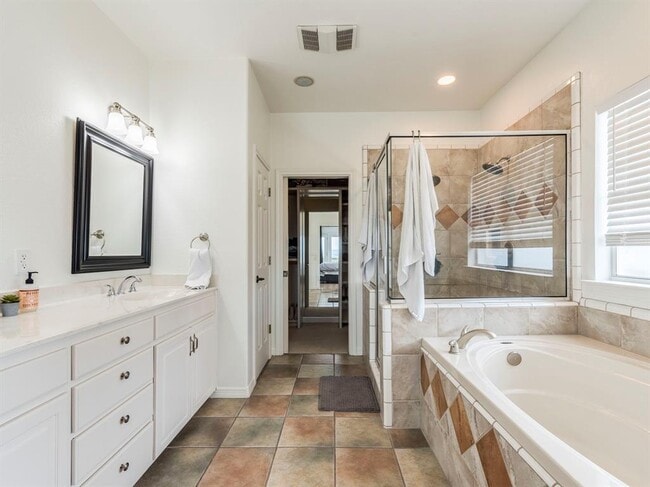 Building Photo - 22401 Briarview Dr