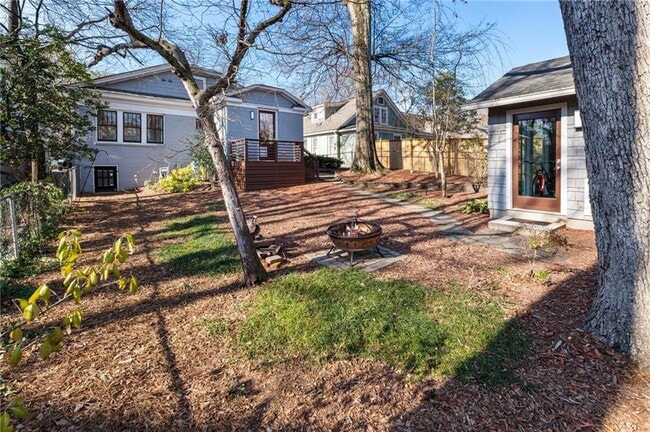 Building Photo - 212 Geneva St