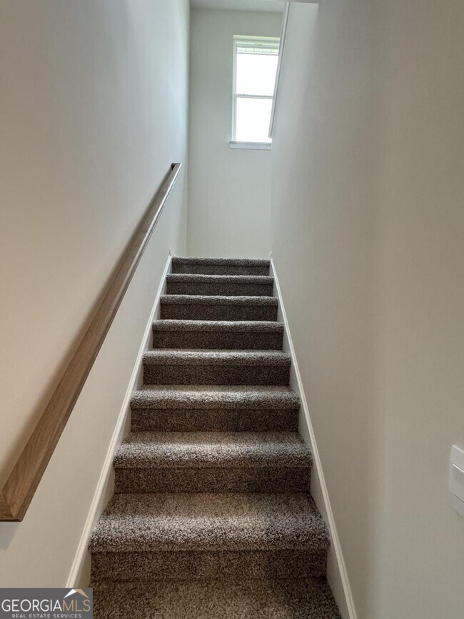 Building Photo - 15 Warwick Ct