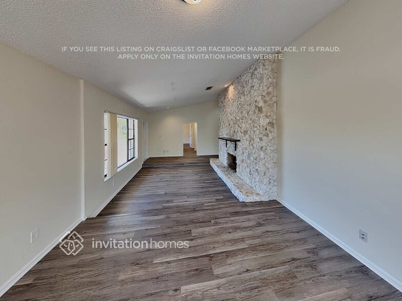 Building Photo - 10941 NW 7th St