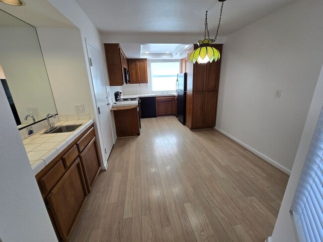 Building Photo - 2 Bed, 2.5 Bath Townhome in Pacific Beach