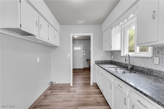 Building Photo - 17401 Wayne Dr