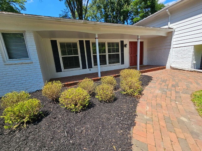 Building Photo - Private 4 Bedroom Home on 0.75 Acres with Great Room Fireplace, Wet Bar & 3-Season Room, 2 Car At...
