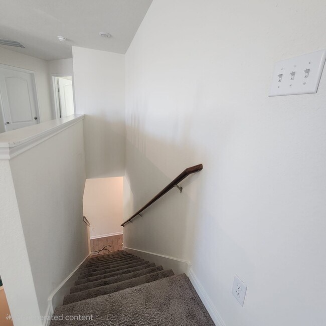 Building Photo - 6035 Diamond Sky Ln