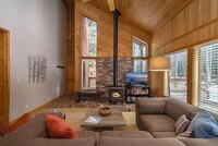 Building Photo - 14745 Davos Dr