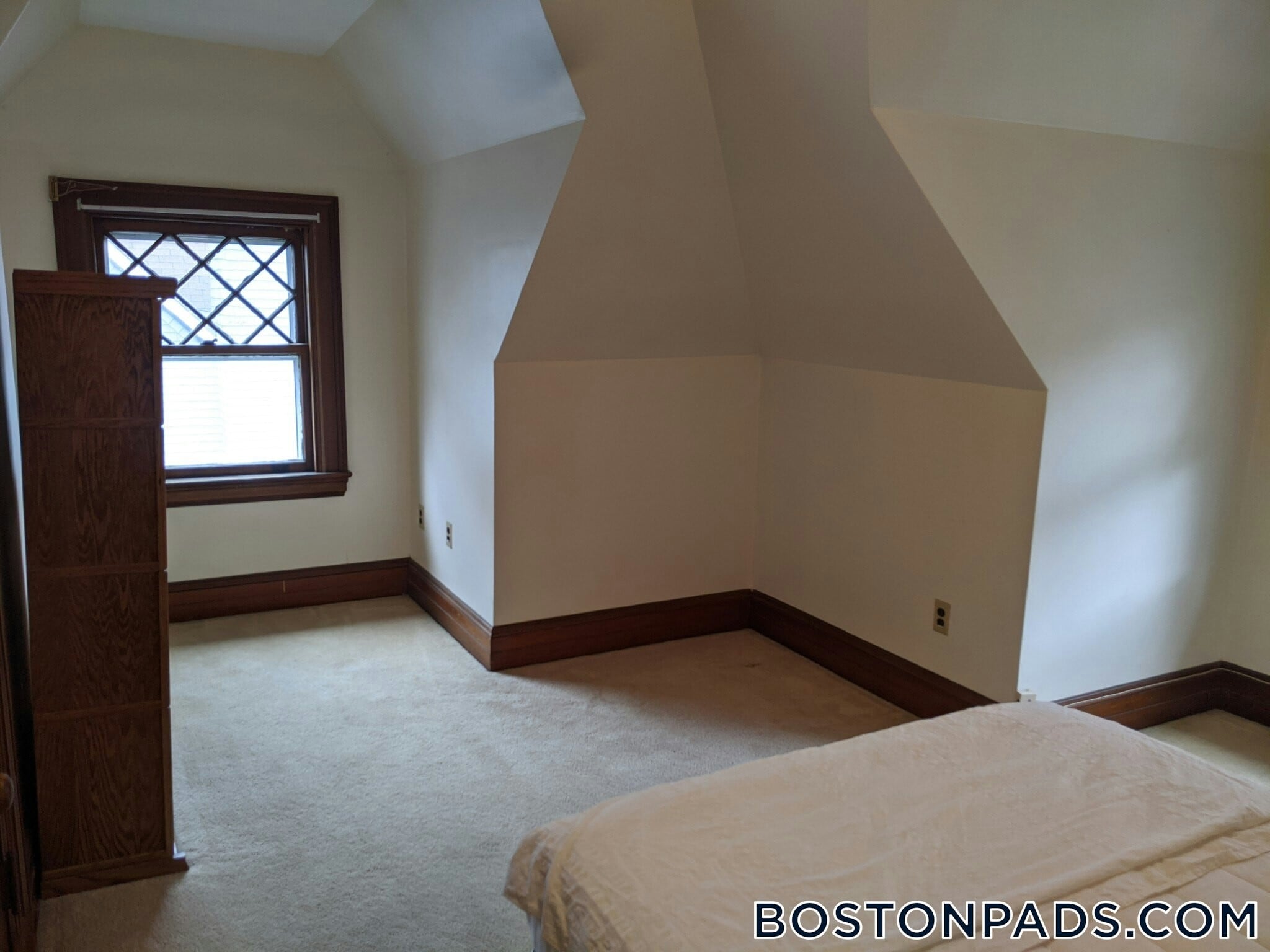 Building Photo - 588 Huron Ave