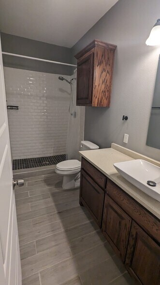 Building Photo - 1010 E Epstein St