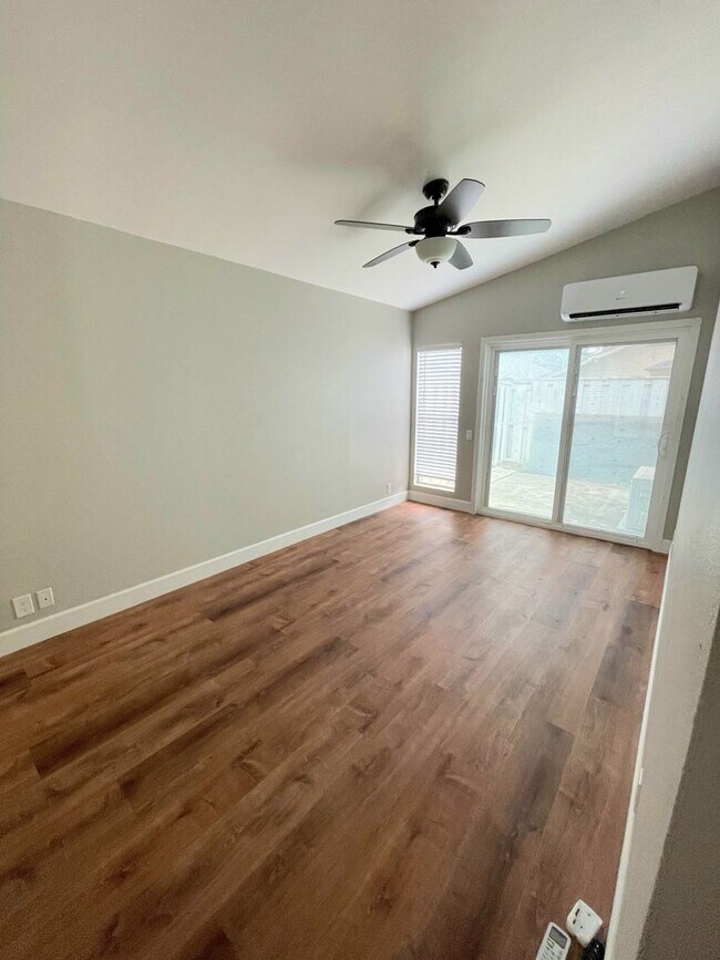Building Photo - Conveniently Located Single Level Soda Cre...
