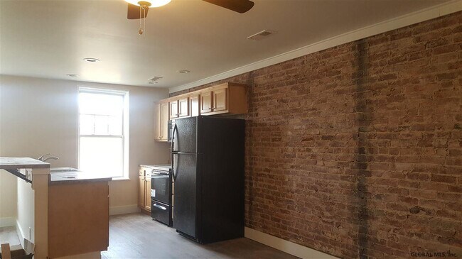 Building Photo - 26 Cataract St