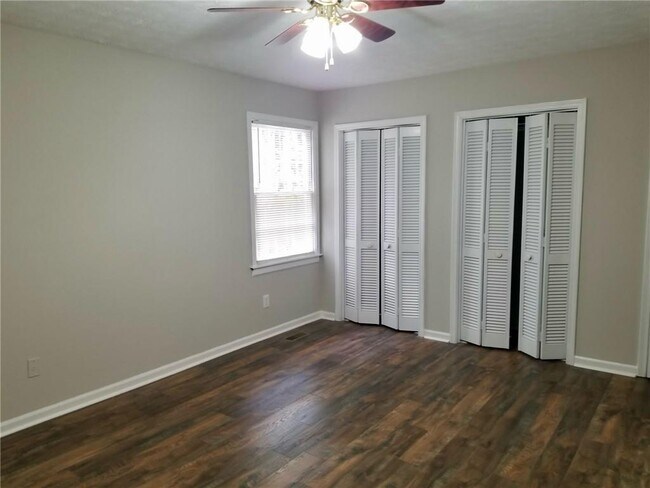 Building Photo - 4006 Evelyn Dr