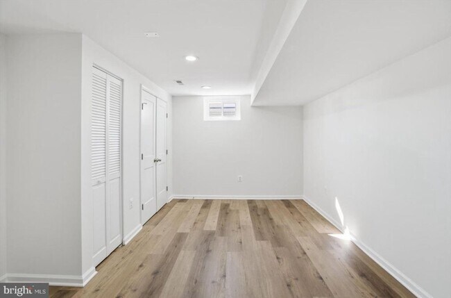 Building Photo - 36 Mapledale Ave