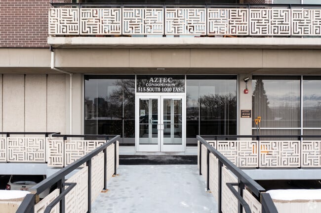 Building Photo - Aztec Condominium